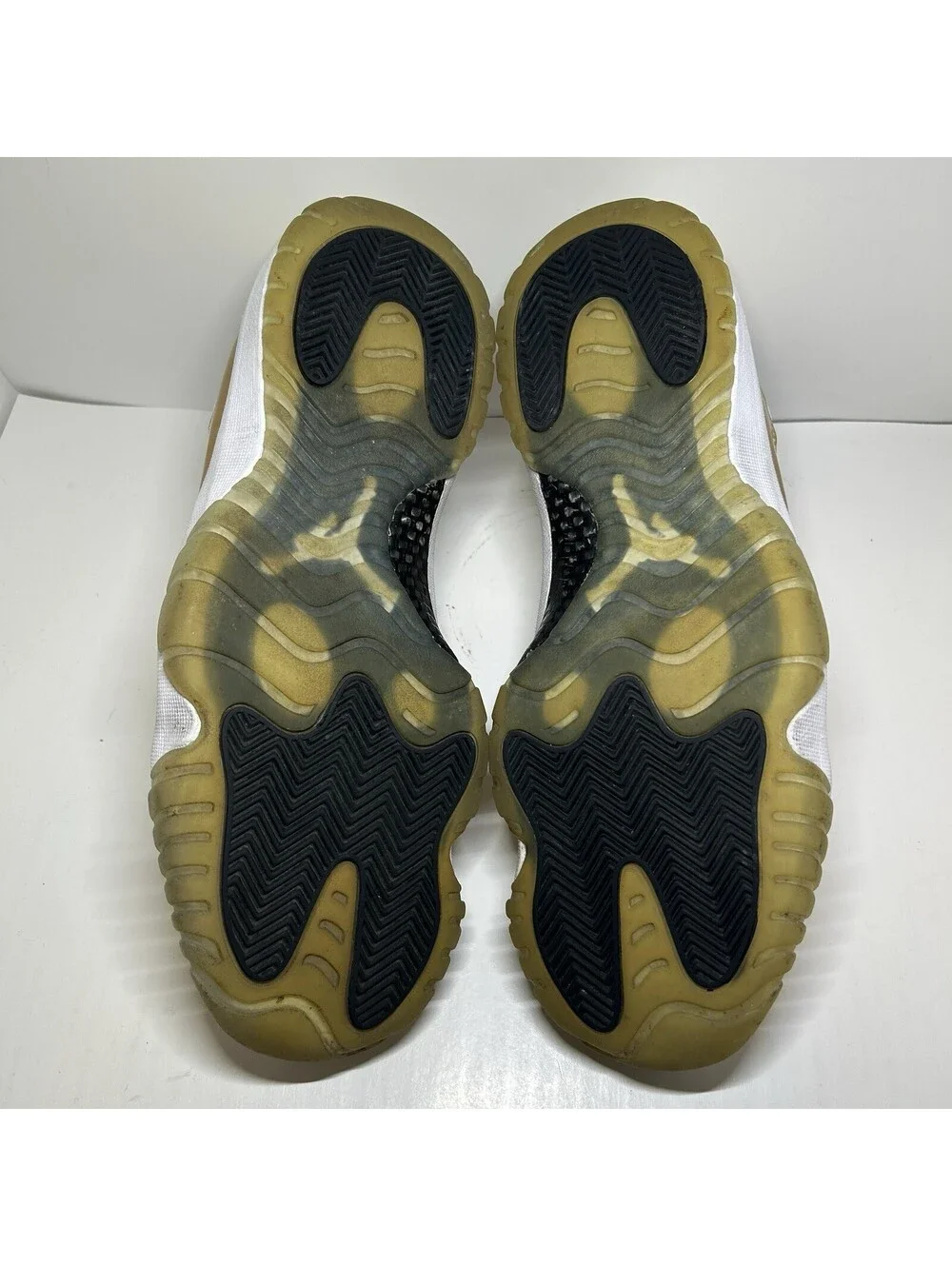 Air Jordan 11 Retro Low Closing Ceremony 2016 - Size 10.5 - (528895-103)